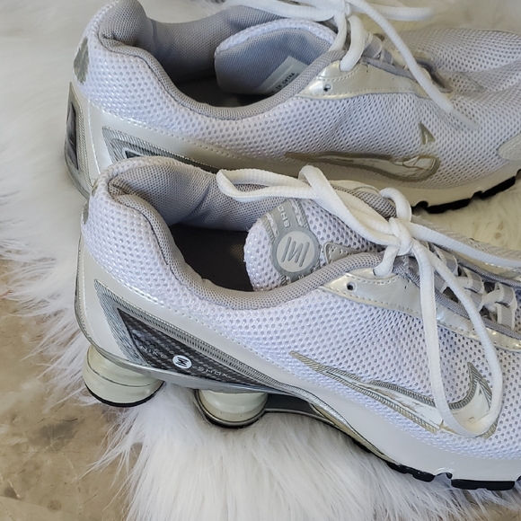 Vtg Nike Shox  Women's White and Gold  Athletic Shoes Size 10 - Picture 9 of 16
